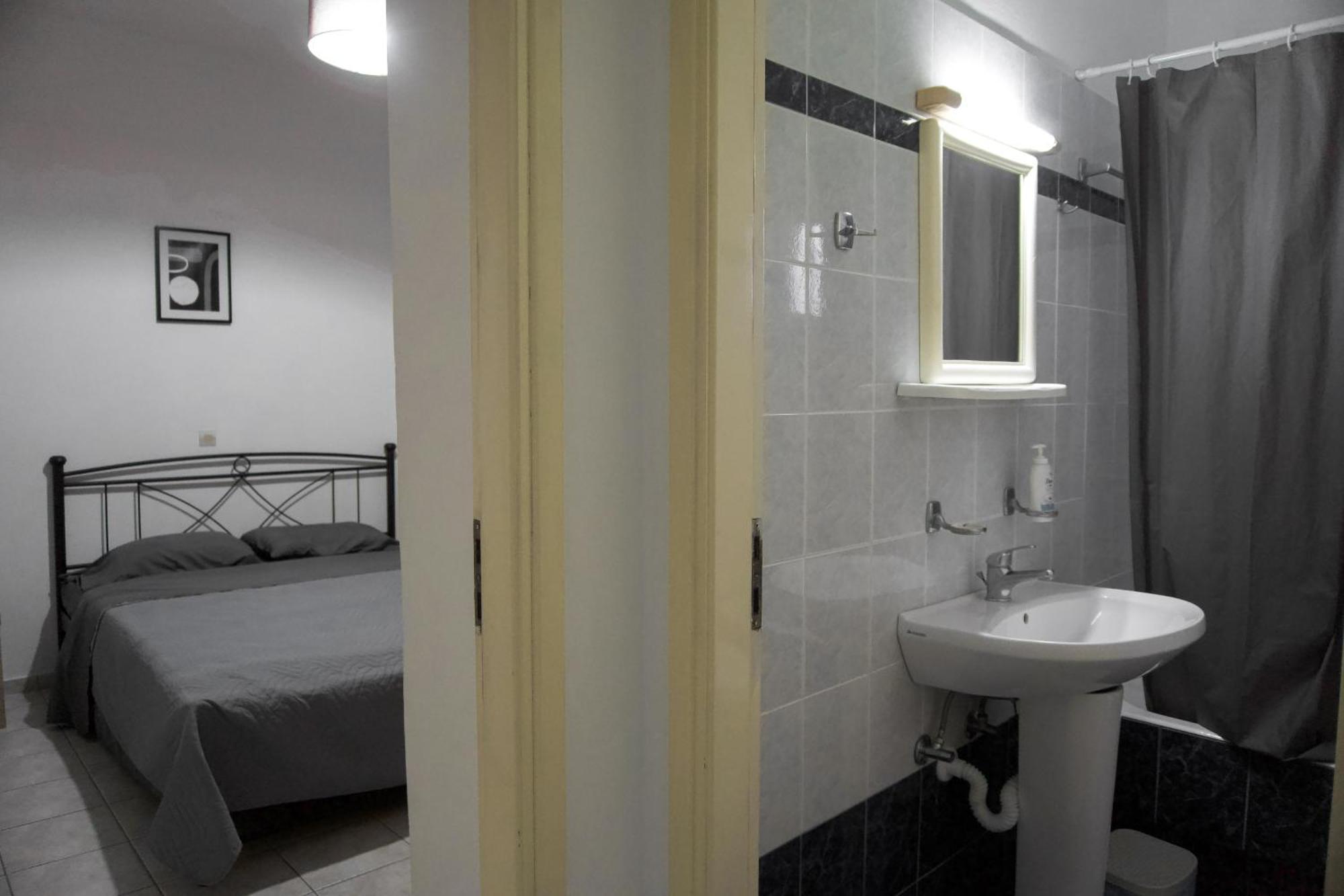 אדליאנוס קומפוס Pink Sand Sea Apartment מראה חיצוני תמונה