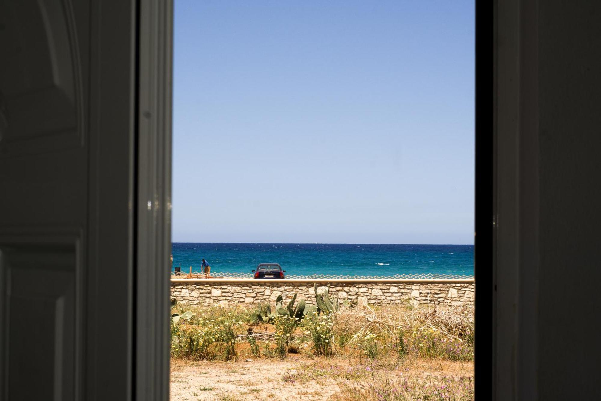 אדליאנוס קומפוס Pink Sand Sea Apartment מראה חיצוני תמונה